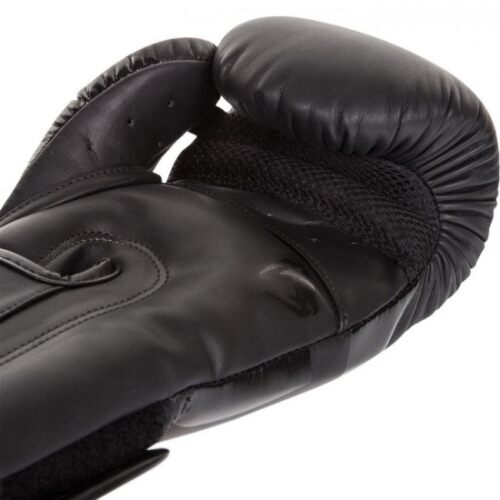 Venum Elite bokshandschoen zwart