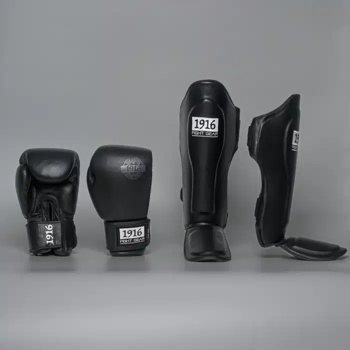 1916 Kickboks Set Leer