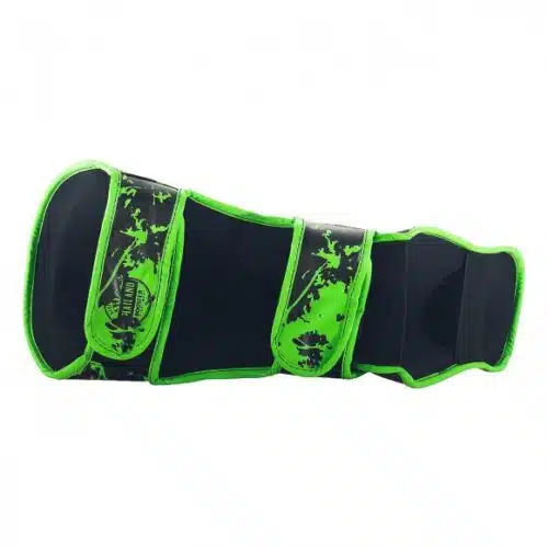 Booster scheenbeschermer marble groen
