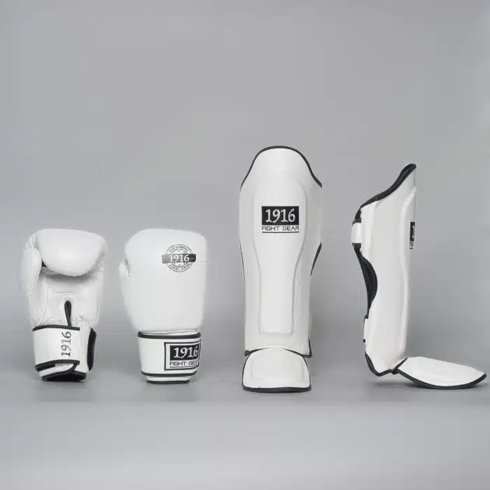 1916 Kickboks Set Leer Wit