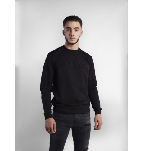 Mungra brand line sweater