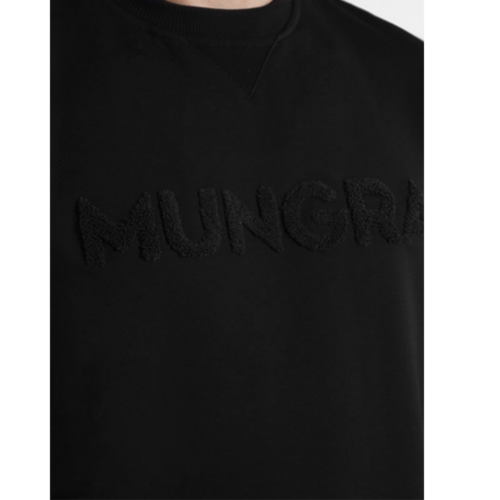 Mungra brand line sweater