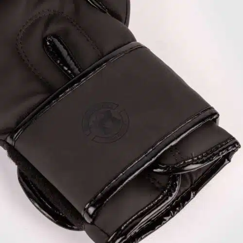 Venum bokshandschoen contender 2.0 black/black