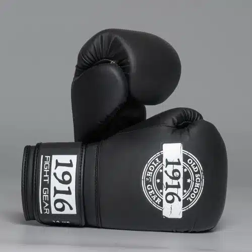 1916 Fight Gear Bokshandschoen Legend Pu Zwart/Wit
