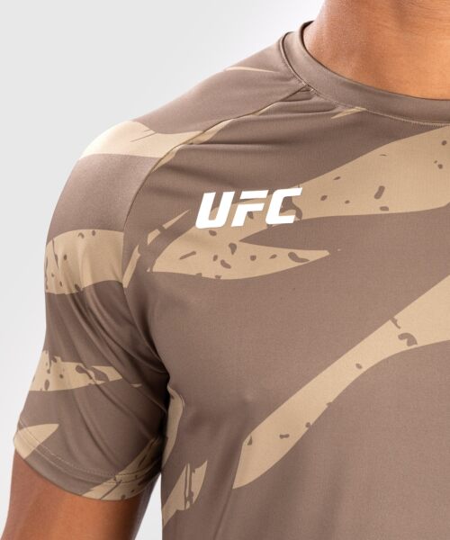 UFC Adrenaline By Venum Fight Week Dry Tech T-Shirt Voor Mannen - Desert Camo