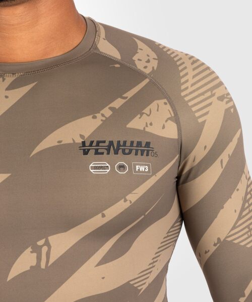 UFC Adrenaline By Venum Fight Week Prestatie Rashguard Met Lange Mouwen - Desert Camo