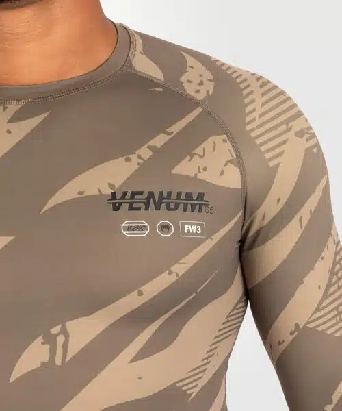UFC Adrenaline By Venum Fight Week Prestatie Rashguard Met Lange Mouwen - Desert Camo