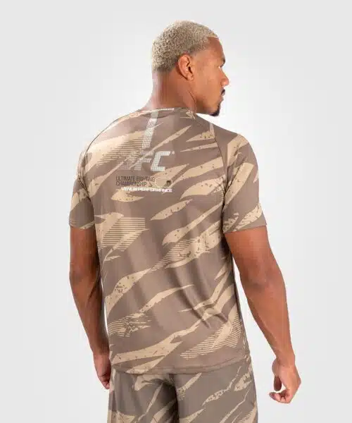UFC Adrenaline By Venum Fight Week Dry Tech T-Shirt Voor Mannen - Desert Camo