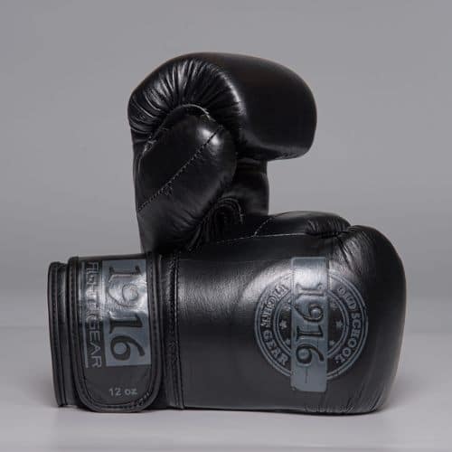 1916 Fight Gear Bokshandschoen Legend Zwart