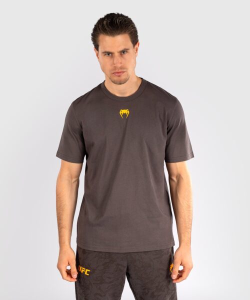 UFC Fusion by Venum Fight Week Korte Mouwen T-shirt voor Heren - Solid Earthen Brown