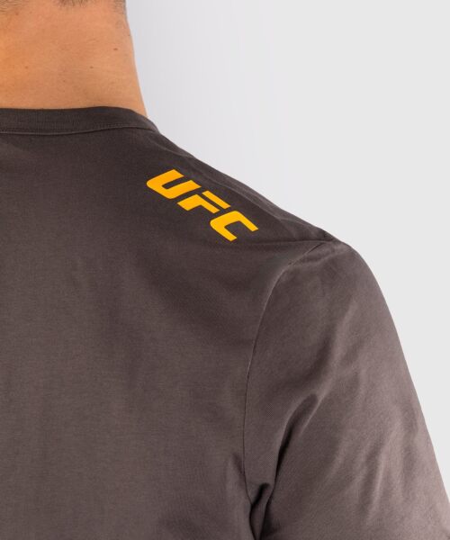 UFC Fusion by Venum Fight Week Korte Mouwen T-shirt voor Heren - Solid Earthen Brown