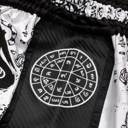 8weapons Kickboksbroek Carbon Sak Yant Tigers White