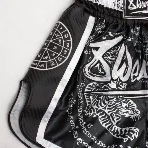8weapons Kickboksbroek Carbon Sak Yant Tigers Black