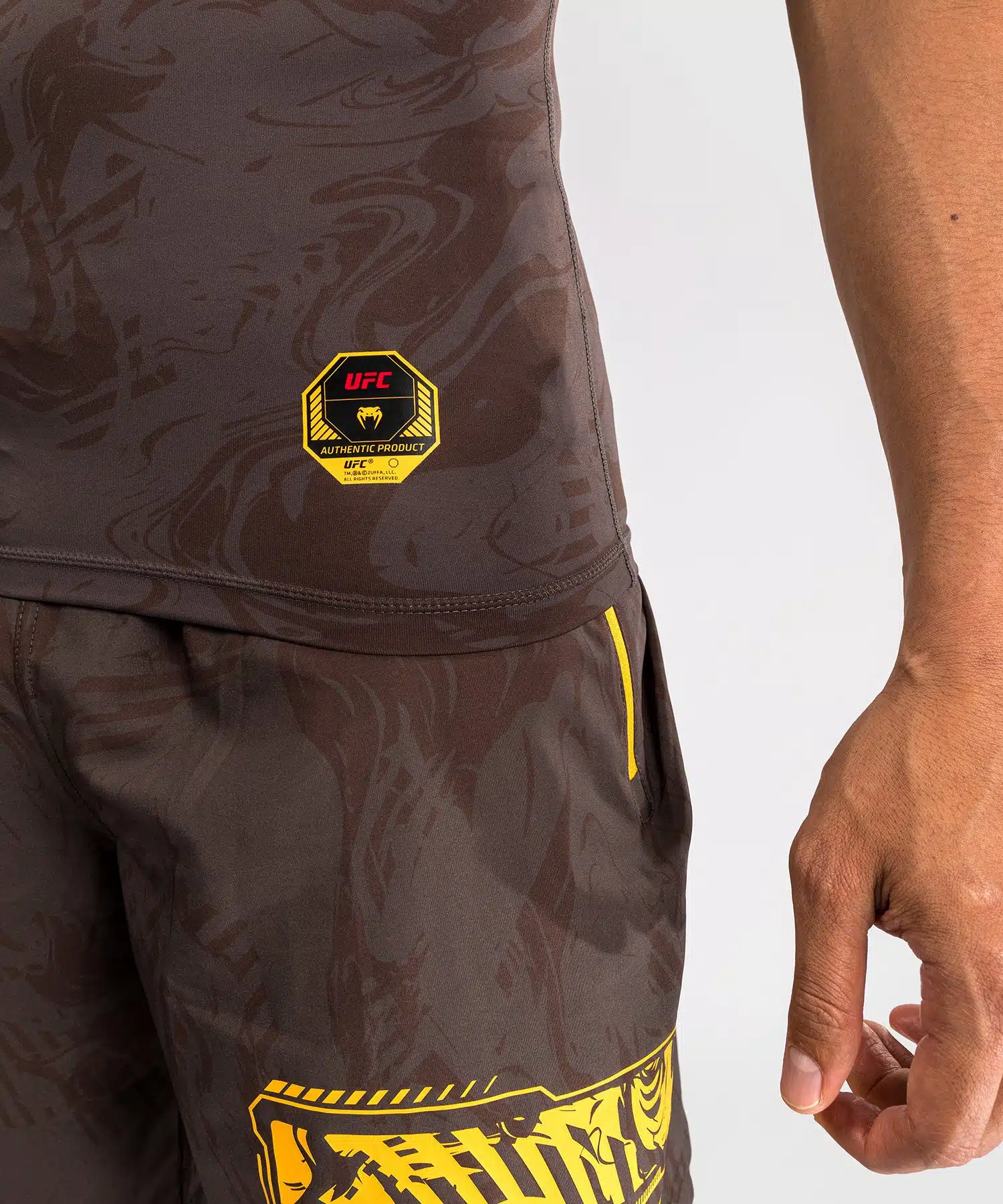 UFC Venum Performance Rashguard Korte Mouwen Dark Brown
