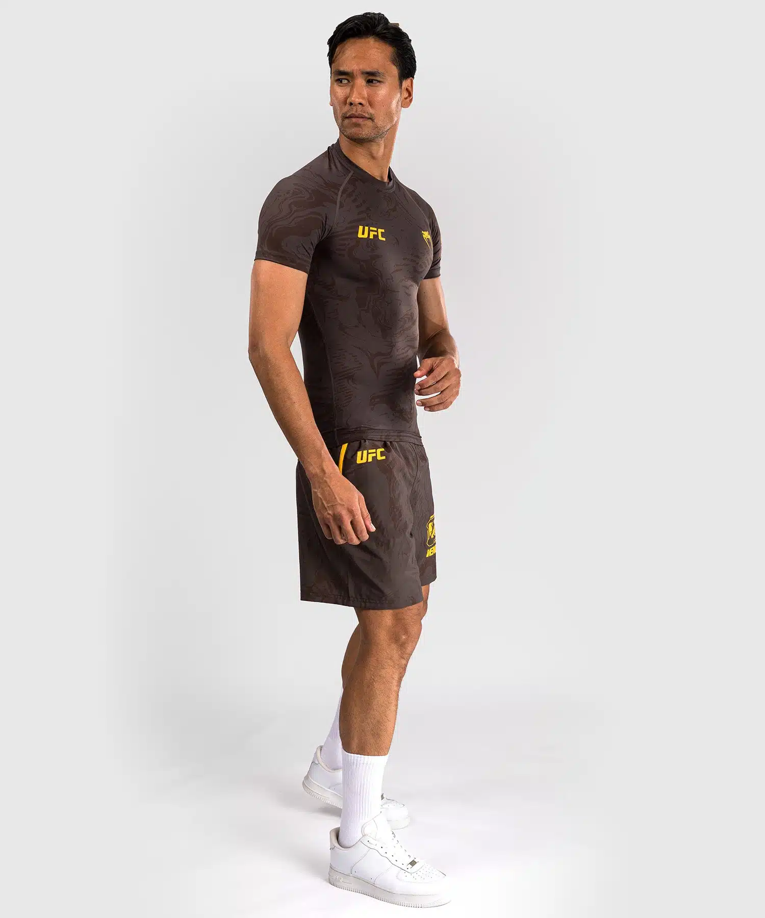 UFC Fusion by Venum Fight Week Performance Rashguard met Korte Mouwen voor Heren - Earthen Brown